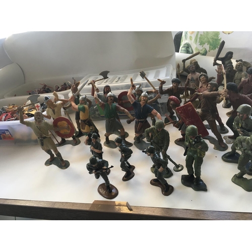 501 - A Collection of Timpo plastic soldiers comprising mounted Indians and mounted crusade knights. Also ... 