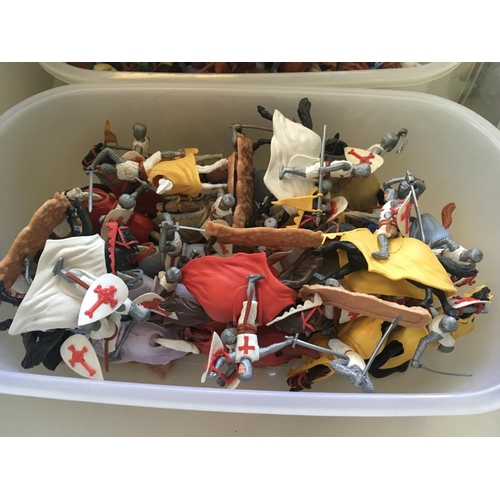 501 - A Collection of Timpo plastic soldiers comprising mounted Indians and mounted crusade knights. Also ... 