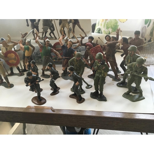 501 - A Collection of Timpo plastic soldiers comprising mounted Indians and mounted crusade knights. Also ... 