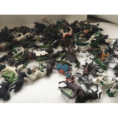 507 - Box containing in excess of 100 plastic model horses by Britains Deetail and others