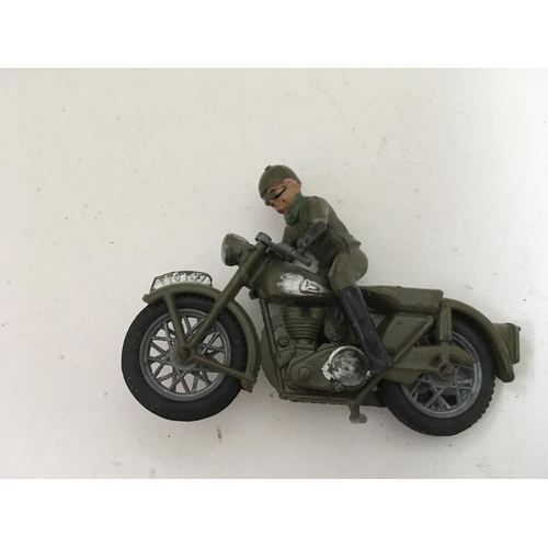 513 - A great collection of metal soldiers with motorcycles mainly by by Britains ..Johill Co. 10 pieces i... 