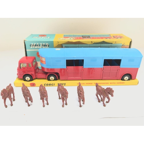 587 - A Boxed Corgi Major Circus Horse Transporter #1130.