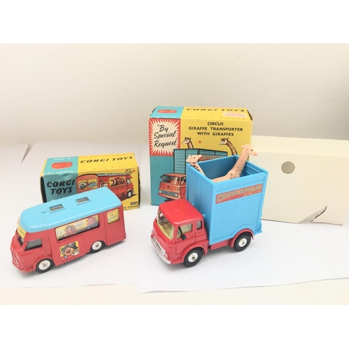 589 - A Boxed Corgi Chipperfeilds Circus Mobile Booking Office #426 and a Circus Giraffe Transporter with ... 