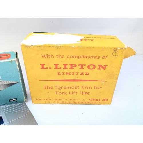 604 - A Boxed Corgi Elevating Service Ramp #1401 a/f. And a Dinky Fork lift truck given out by L.Lipton Li... 