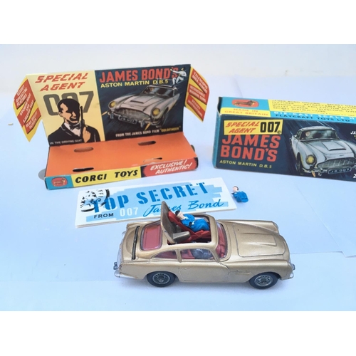 606 - A Boxed Corgi James Bond Aston Martin D.B.5 #261. No envelope or sticker.