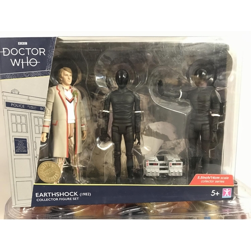 661 - 2 X Doctor Who Sets. Earthshock figure set and Dalek Collectors set.