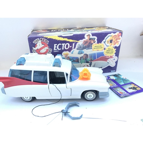 697 - A Boxed Kenner Ghostbusters Ecto-1.