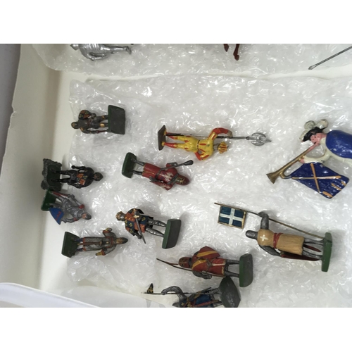 714 - A collection in excess of 60 metal toy knights by Cherilea and others. Includes horses and 6 highlan... 