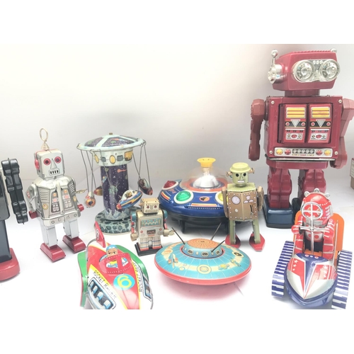 928 - A Collection of Loose Vintage Style Tin Toys. NO RESERVE