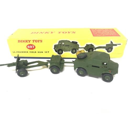 943 - A Box Dinky Toys 25-Pounder Field Gun Set. #697.NO RESERVE