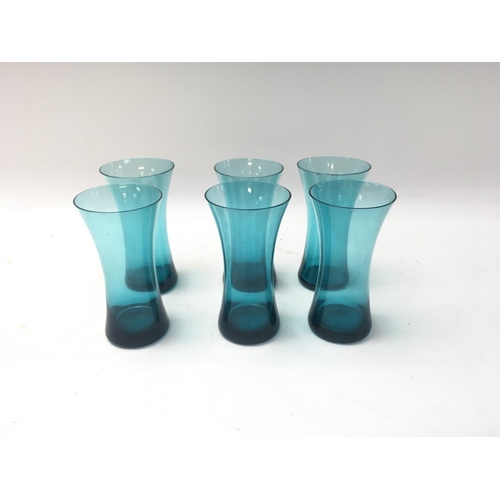 171 - Set of 6 blue glass ( 1 with crack on the rim)