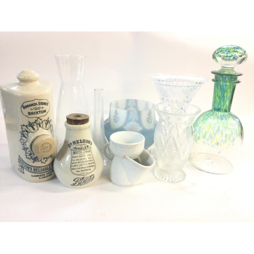 192 - Box of various glass and ceramic items. No reserve. (9)