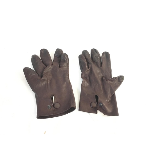 287 - Pair of vintage leather buttoned driving gloves No reserve.