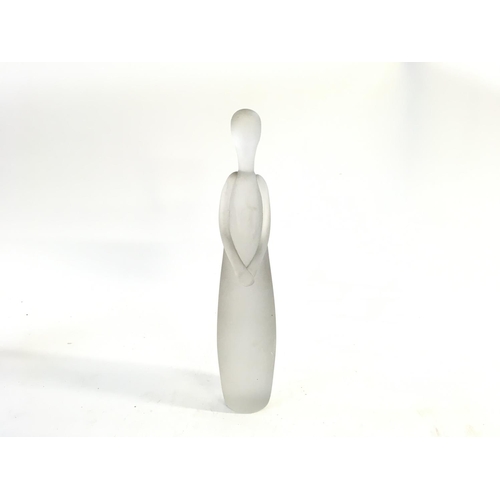 290 - 1970s hand blown figures frosted glass sculpture. No reserve.