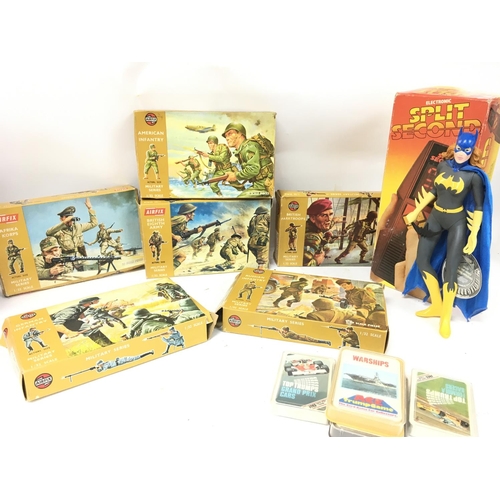 499 - A Collection of toys including boxed various vintage Airfix military series infantry packs , boxed R... 