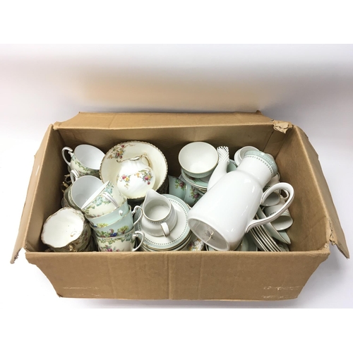 84 - A box of various tea china.