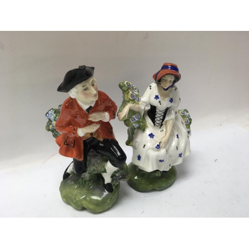 1244 - A pair of Royal Doulton figures the Chelsea pair HN577 15 cm . No damage or restoration. Cat D .