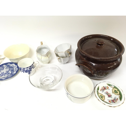 1299 - Collection of assorted ceramics and glassware. Postage D