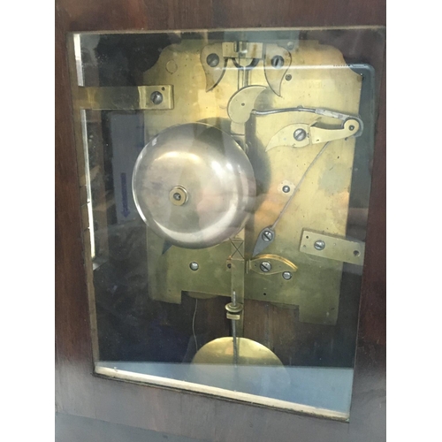 1402 - A Joseph Perkins mahogany bracket clock, dimensions 17x35x43cm. (One foot is loose) Postage category... 