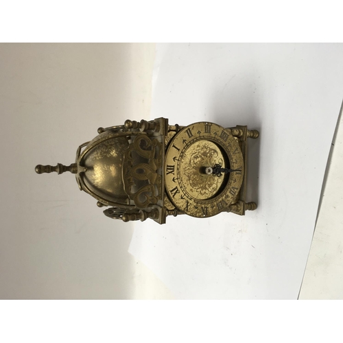 1416 - A collection of mantle clocks with Roman numeral dials and carriage clock cases. No reserve