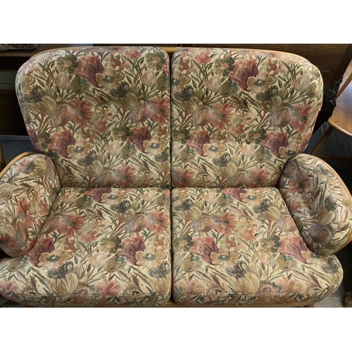 1533 - Ercole floral 3 piece suite, Sofa and chairs. Dimensions 60x80x84cm 68x138x82cm.