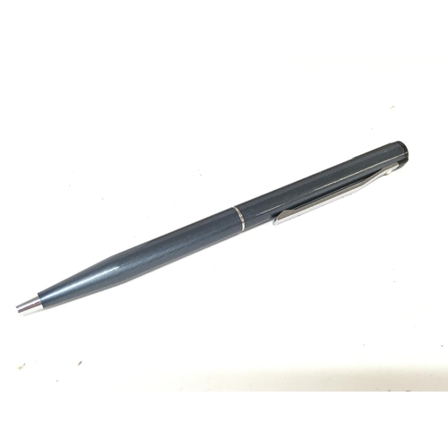 962 - A Sheaffer ballpoint pen with box. Postage A