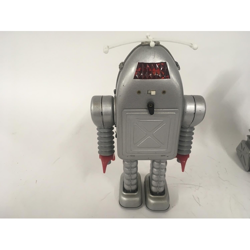 109 - A tinplate battery operated robot called THUNDER ROBOT made by Ha Ha Toys.