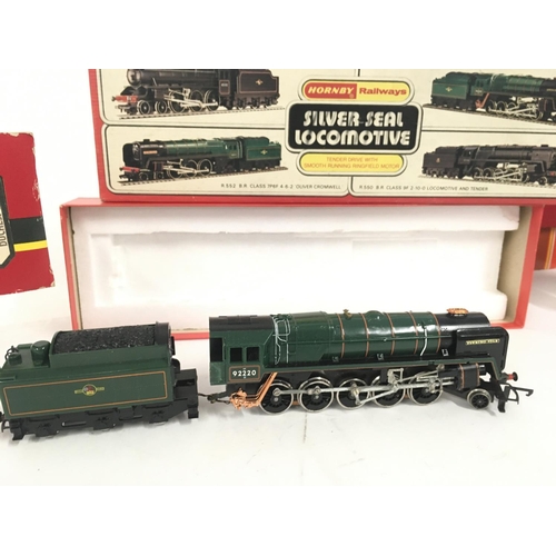 134 - 2x boxed Hornby model railway locomotives with tenders. R066 Duchess of Sutherland and R861 Evening ... 