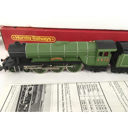 135 - 2 x Boxed Hornby model locomotive with tenders. 00 gauge. R855 FLYING SCOTSMAN and R372 SEAGULL.