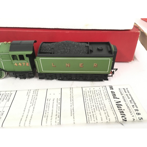 135 - 2 x Boxed Hornby model locomotive with tenders. 00 gauge. R855 FLYING SCOTSMAN and R372 SEAGULL.