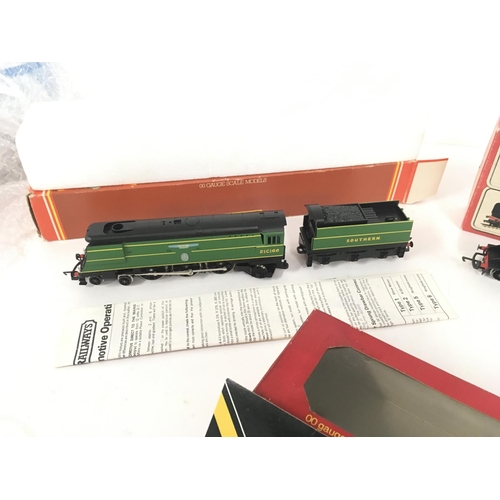 136 - 3x boxed Hornby locomotives and tenders. R063 BRITANNIA. R374 SPITFIRE..R859. BLACK FIVE. 00gauge.