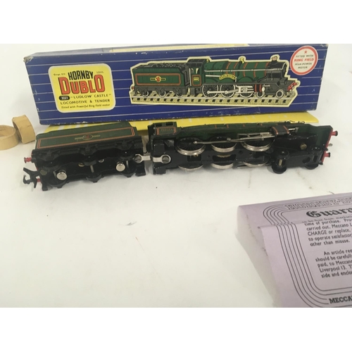 139 - Boxed Hornby Dublo 3221 Locomotive and Tender LUDLOW CASTLE. 00 gauge 3 Rail