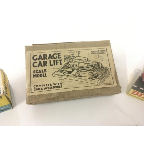 179 - Original boxed Corgi diecast model 485MINI COUNTRYMAN with surfboard missing figure. Crescent Toys G... 