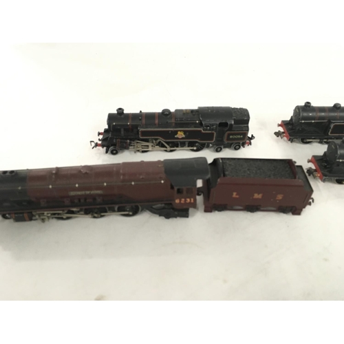 505 - A collection of 4 loose model railway locomotives 1 with tender. 00 gauge by HORNBY DUBLO