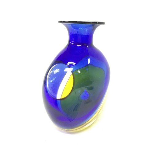 1216 - Italina glass art vase, 22cm tall. Postage category D