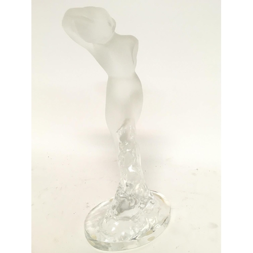 1221 - A 20th century French frosted glass Lalique Danseuse bras leves figure. Arm missing and professional... 