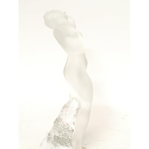 1221 - A 20th century French frosted glass Lalique Danseuse bras leves figure. Arm missing and professional... 