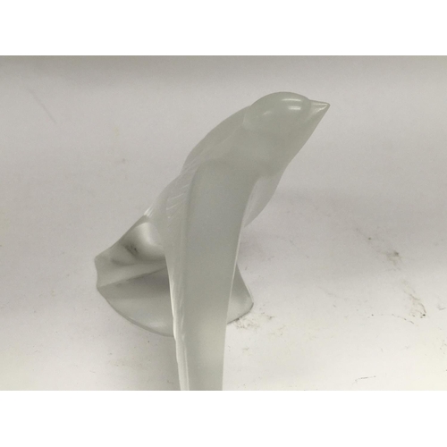 1283 - A Lalique glass swallow 8 cm .