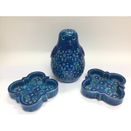 1333 - A Bitossi ceramic figure of a bird plus a pair of Bitossi ashtrays (3). Shipping category D.