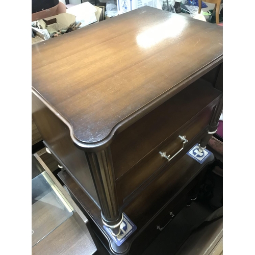 1467 - A mid 20th century teak dressing table with mirror, stools and two matching side drawers and a match... 