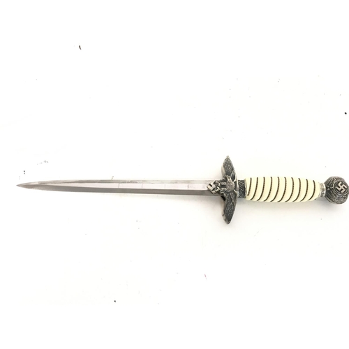 1714 - A WW2 German Luftwaffe dress dagger, by Paul Weyersberg & Co. Approximately 42.5cm long. Please note... 