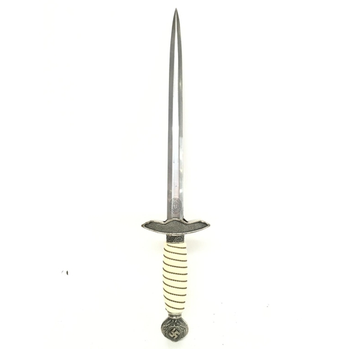 1714 - A WW2 German Luftwaffe dress dagger, by Paul Weyersberg & Co. Approximately 42.5cm long. Please note... 