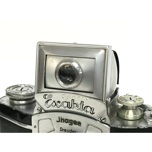 1938 - A vintage Ihagee Exatra German camera. Postage category C