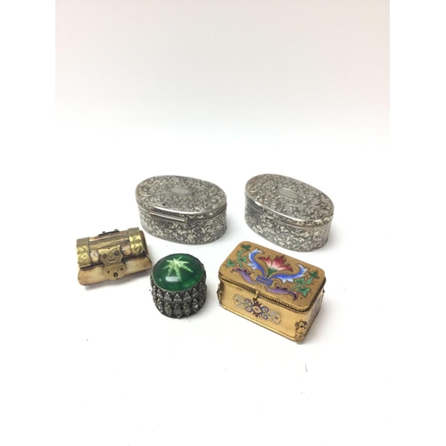 971 - A Collection Of Small Trinket Boxes