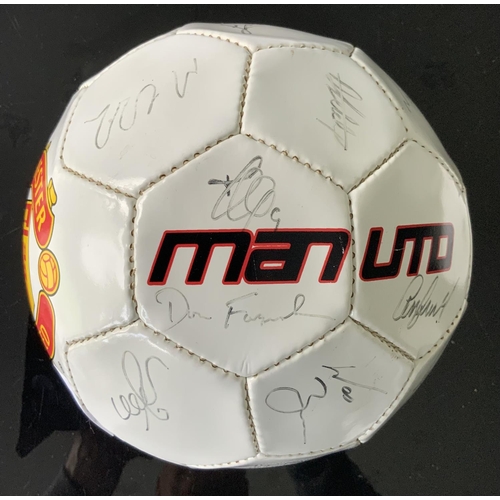 1178 - Manchester United 2008. Champions League Winners Signed Football: Official Manchester United size 5 ... 