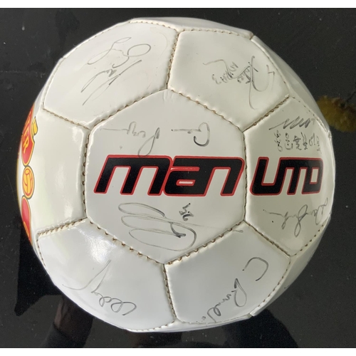 1178 - Manchester United 2008. Champions League Winners Signed Football: Official Manchester United size 5 ... 