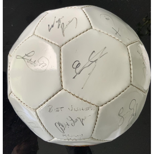 1178 - Manchester United 2008. Champions League Winners Signed Football: Official Manchester United size 5 ... 