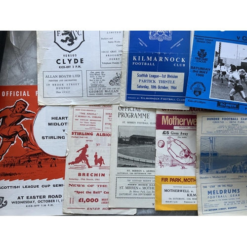 177 - Scottish Football Programmes: Around thirty 1960s to include homes of Rangers + St Johnstone. Wide r... 