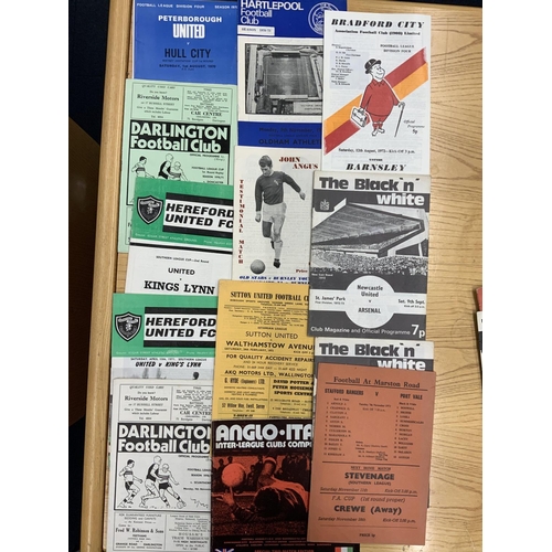 221 - 1970s Football Programmes: Very interesting box broke down by collector into seasons. Good North Eas... 