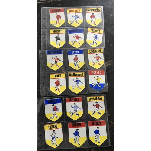 424 - Northern Transcessories Football Club Badge Cards: 24 of the colourful and hard to obtain club badge... 